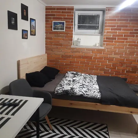 Cozy Studio Flat Near To Main Square Διαμέρισμα